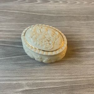 Lenox Vintage 1998 Porcelain Trinket Trinket Box White Gold Trim Fruits of Life